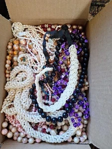 Jewelry Lot Beaded Necklaces Crafters Wearable Junk Broken Repair Repurpose - Picture 1 of 8