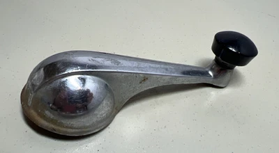 1947-66 CHEVY GMC #4237908 WINDOW CRANK ARM C10 C20 C30 USED CHROME VINTAGE  - Image 1 of 4