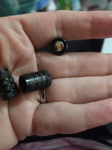 Black Porsche Valve Stem Covers/Caps With Porsche Logo On Top - Picture 1 of 1