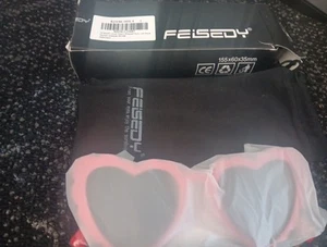 FEISEY POLARISIERTE VINTAGE HERZFÖRMIGE SONNENBRILLE - LIEBE ROT NEU IM KARTON KOSTENLOSER VERSAND - Bild 1 von 1