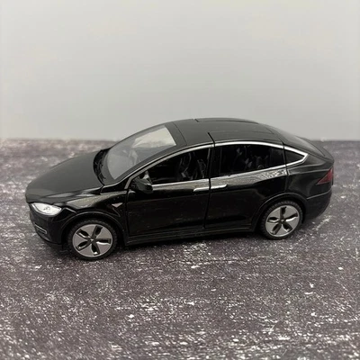 2018/2025 Model Version Of A Tesla Model 3-4 Door Black 1:32 Scale - Image 1 of 4