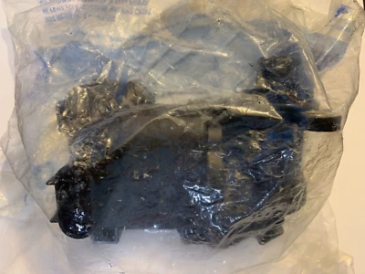 Genuine GM 12471631 Front Drive Axle Actuator - Image 1 of 4