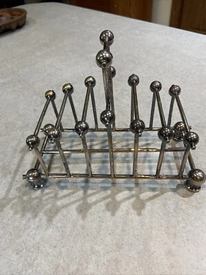 Antiguo estante para tostadas plateado C1880 diseñado por Christopher Dresser A&N CS L Foto 1 de 4