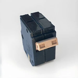 Cutler Hammer CH260 60 Amp 2P Circuit Breaker CH Metal Foot, Flat Top (No Notch) - Picture 1 of 16