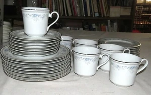 Lenox Bluets Bouquet Collezione 28 Pezzi: Piatti Insalata Pane, Tazze Piattini - Foto 1 di 4