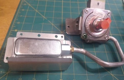 GE 222D33909009 Gas Range Oven Valve & Regulator New - image 1 of 4