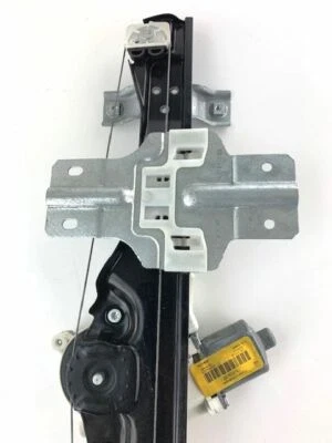 GM Front Passenger Side Power Window Regulator W/ Motor Assembly 20783374 - Image 1 of 4