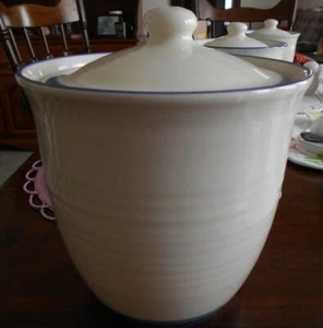 Northwinds Cookie Jar 9" H (includes lid) Pfaltzgraff backstamp Stoneware White! - Picture 1 of 11