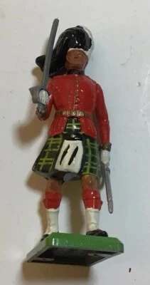 Granadero Granadero Royal Scotts Guardia Oficial Metal Juguete Soldado Gran Bretaña Escala 1/32 Foto 1 de 3