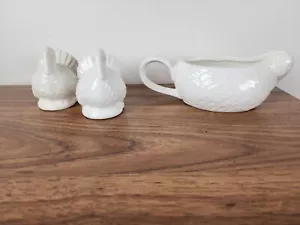 Set To Dine White Porcelain Turkey Salt & Pepper Shakers & Gravy Boat - Picture 1 of 7