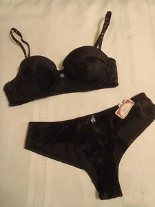FLIRTITUDE 34A Underwire Bra Size 5/S Le Velvet Brazilian Panty NWT - Picture 1 of 3
