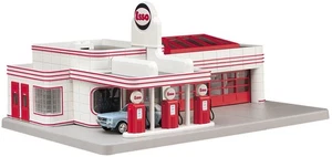 MTH  Rail-King #30-9106 ; O-Gauge Esso Operating GAS STATION - Picture 1 of 4