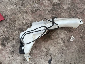 FORD FOCUS MK2 PRE FACLIFT 04-08 SCHEIBENWASCHFLASCHE UND PUMPE - Bild 1 von 4