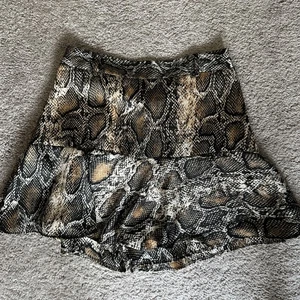 ZARA Damen Satin Schlangenleder Skort Größe - S - Bild 1 von 6