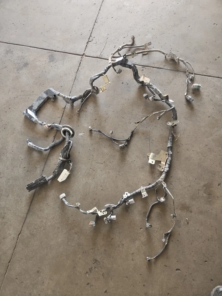 2006 Infiniti G35 седан трек 5AT RWD двигателя жгут проводов в сборе 24011-AM801 - Изображение 1 из 4