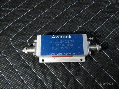 Amplificador de RF Avantek UTC10--119B - 5 a 1000 MHz, +15 V Foto 1 de 4