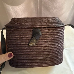 Bolso Bandolera Mensajero Cesta Collective Rafia Gris Oscuro Negro $395 Usado en Excelente Condición - Imagen 1 de 11