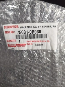 2013 2014 2015 Toyota Rav4 Front Right Passenger Fender Flare Genuine OEM - Picture 1 of 6