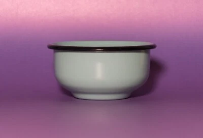 Handmade Colombian Light Green Small-Sized Bowl (from Medellin, Colombia) - Image 1 of 3