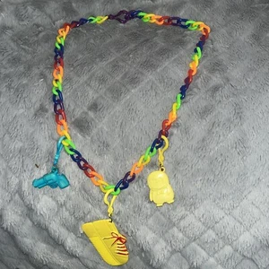 VTG 80s CHUNKY Rainbow Plastic Chain Link Necklace With 3 Charms - Picture 1 of 8