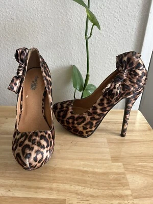 Zapatos de salón Charlotte Russe de leopardo talla 7 Foto 1 de 4
