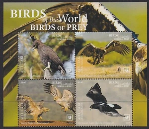 Aitutaki (2019) Birds of Prey, Large stamp - BK/4, Top - Picture 1 of 1