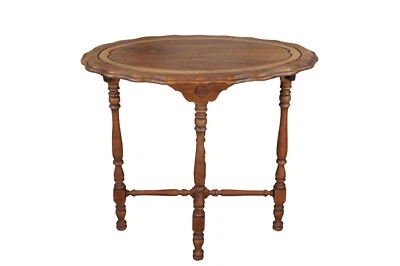 Старинный викторианский приставной столик из клена Eastlake с овальным зубчатым змеем - Изображение 1 из 4