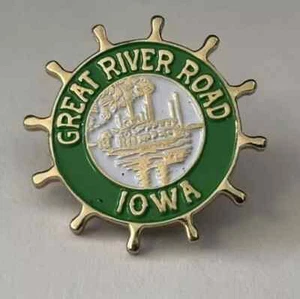Great River Road IOWA Sammlerstück Souvenir Revers-/Hutnadel Krawattennadel Pinback NEU - Bild 1 von 3