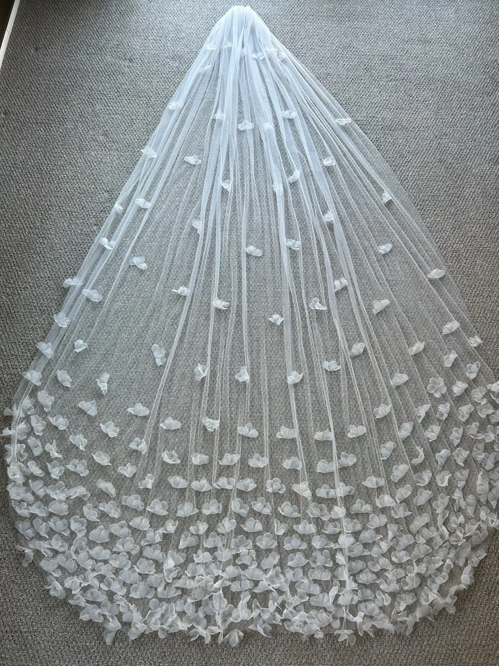 ¡NUEVO! "Velo de boda nupcial 120"" longitud catedral marfil 3D aplique floral elegante" Foto 1 de 4