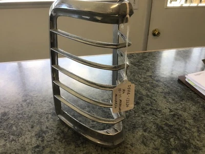 Bisel de lámpara de estacionamiento derecho D54B-13236 1975-1977 Mercury Monarch usado Foto 1 de 4