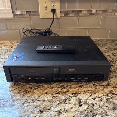 Проигрыватель компакт-дисков RCA цифровой компакт-диск 1050M-C на запчасти/ремонт включается, но не воспроизводится - Изображение 1 из 4