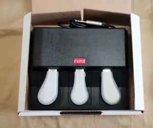 Nord Triple Pedal für Nord Stage und Nord Piano TRS neu unbenutzt unversiegelt - Bild 1 von 5