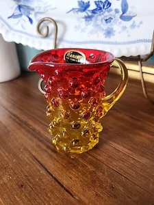 Kanawha Amberina Nagellack 3,3/4" Krug Glas Milchkännchen Sirup LEUCHTET - Bild 1 von 12