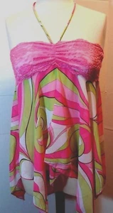 Damen gemustertes Neckholder Top fließend und schöner asymmetrischer Saum ~ Gr. S - Bild 1 von 8