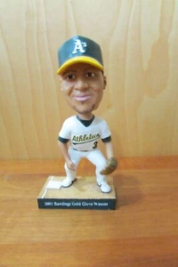 RARO Oakland Athletics A's CHAVEZ Bobblehead 2001 RAWLINGS GUANTE DE ORO GANADOR - Imagen 1 de 4
