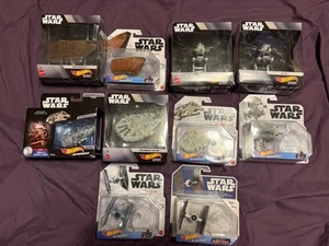 Lotto Hotwheels Star Wars Premium, Millennium Falcon, Tie Fighter - Foto 1 di 8