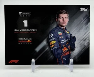 Max Verstappen Retrato Nero Red Bull 2023 Topps Se enciende Fórmula 1 F1 H7 - Imagen 1 de 2