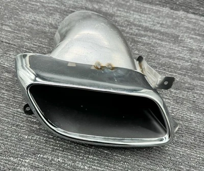 Новый оригинальный хромированный выпускной наконечник для правостороннего пассажира Dodge Charger 2015-2023 годов выпуска - Изображение 1 из 3