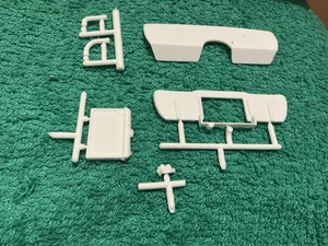 Modellteile Sox & Martin Boss Cuda nur Kühlerbaugruppe im Maßstab 1 25  - Bild 1 von 5