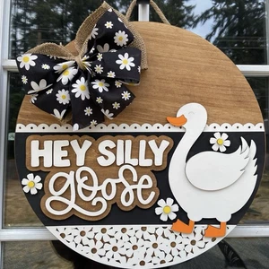 Hey Silly Goose Daisy Design Wood Hand Crafted Door Circle Sign Hanger 18” Round - Picture 1 of 2