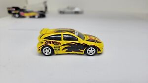 100% Hot Wheels Ford Focus Super Street Magazine Yellow RRs Rubberband Damage