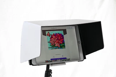 Foldable Sun Shade Hood With Clamp and Tripod Adapter For 10 inch iPad Tablet - Image 1 of 4