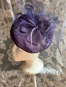 Vintage 80s purple straw net flower pillbox hat fascinator wedding cocktail - Picture 1 of 7