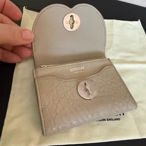 Burberry Damen Chess Hunter Leder kompakte dreifach faltbare Geldbörse - Bild 1 von 12