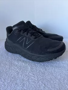 New Balance Fresh Foam Kaiha Six 9 4E ancho para hombre MIDKAIRK negro sobre negro para correr - Imagen 1 de 12