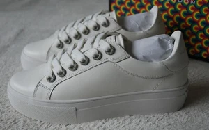 Zapatillas deportivas KURT GEIGER CRISTAL CUPSOLE BLANCAS 100 % CUERO PRECIO DE VENTA SUGERIDO POR EL FABRICANTE £169 NUEVAS EN CAJA - Imagen 1 de 8