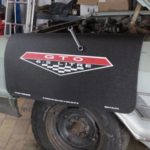 GM Pontiac GTO 6,5l Fender Gripper Cover Kotflügel Lack Schoner Antirutschmatte - Picture 1 of 1