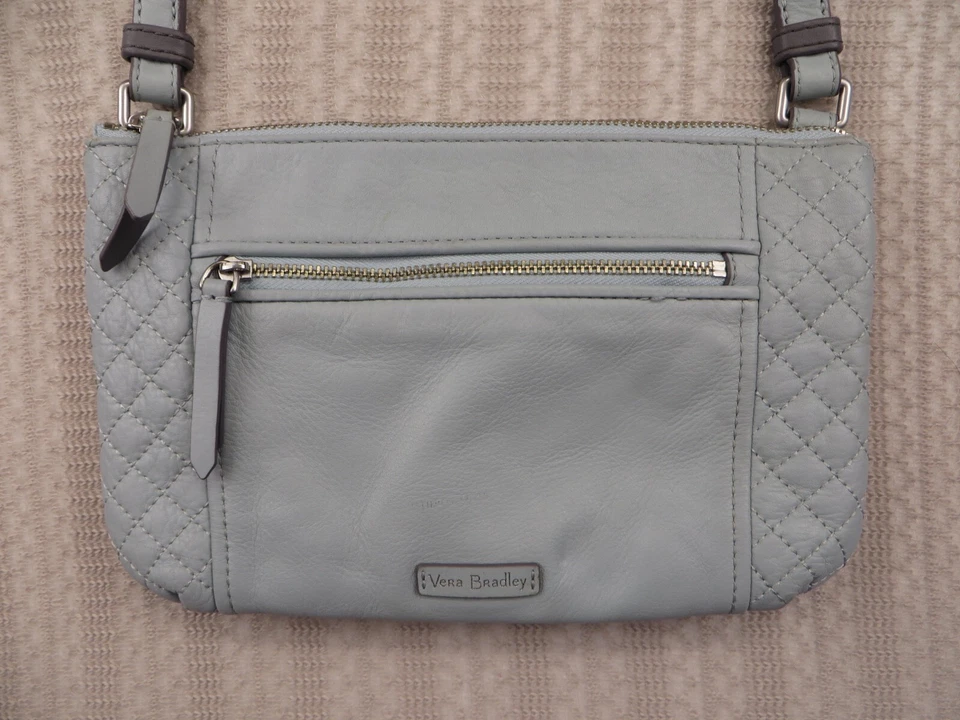 Cartera Bandolera Hipster de Cuero Acolchada Vera Bradley Retirada Azul Claro 2 Tonos Foto 1 de 4