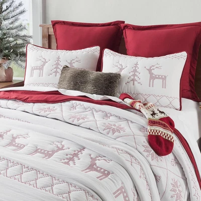 Red Christmas King Size Quilt Bedding Sets with Pillow Shams, Soft Lightweight B - Image 1 of 4
