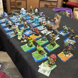 Skylanders Lot 30 + Figuren - Bild 1 von 8